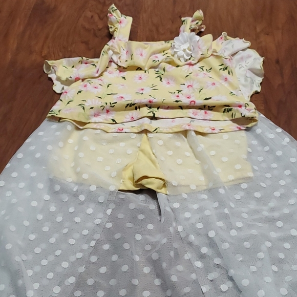 Girls size 6 yellow floral skort set